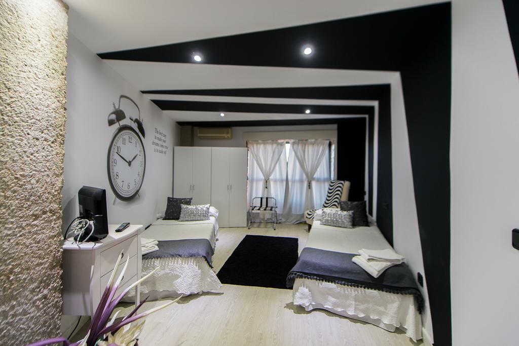 Apartamentos Los Angeles Alcaniz Exterior photo