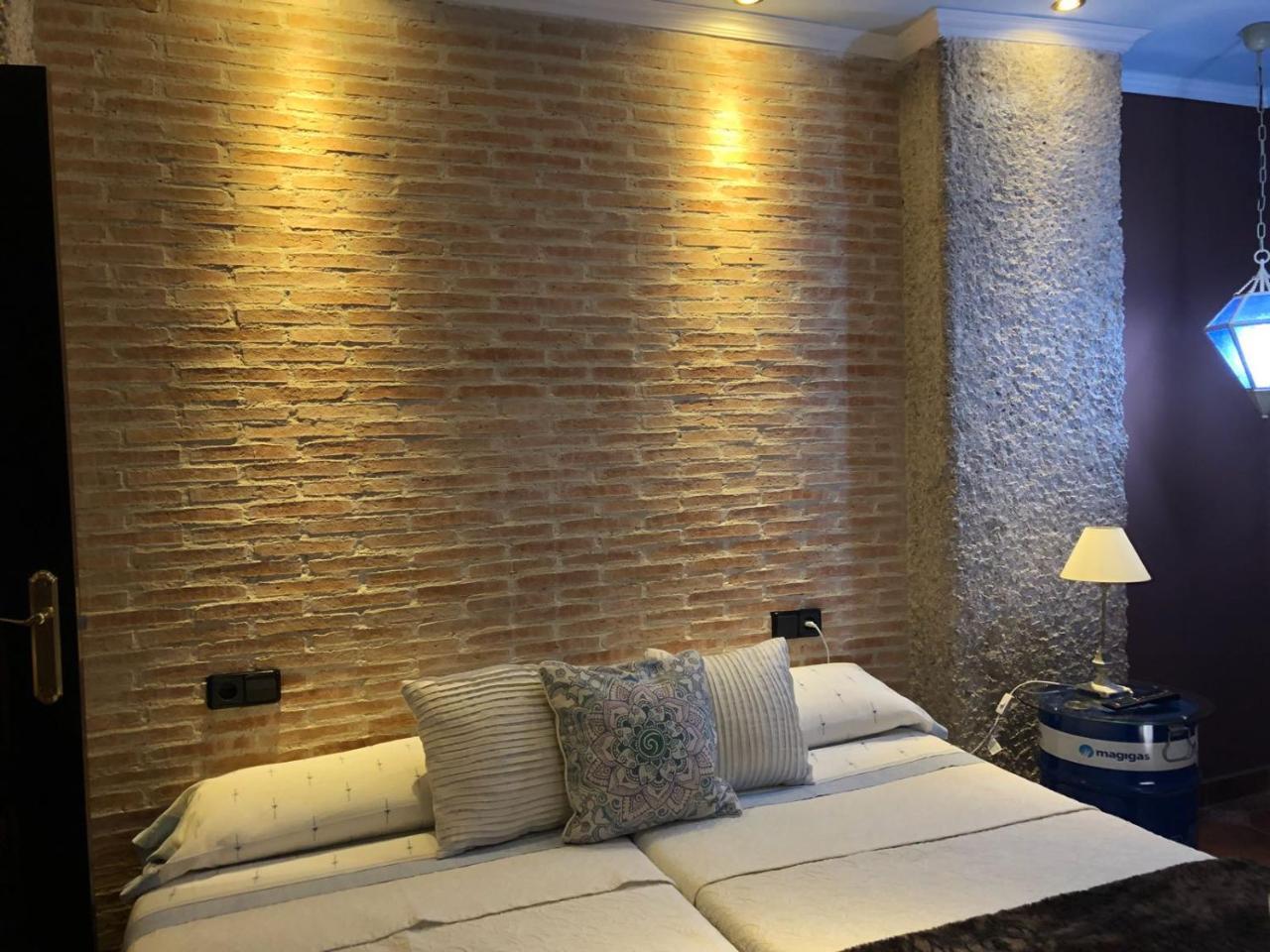 Apartamentos Los Angeles Alcaniz Exterior photo